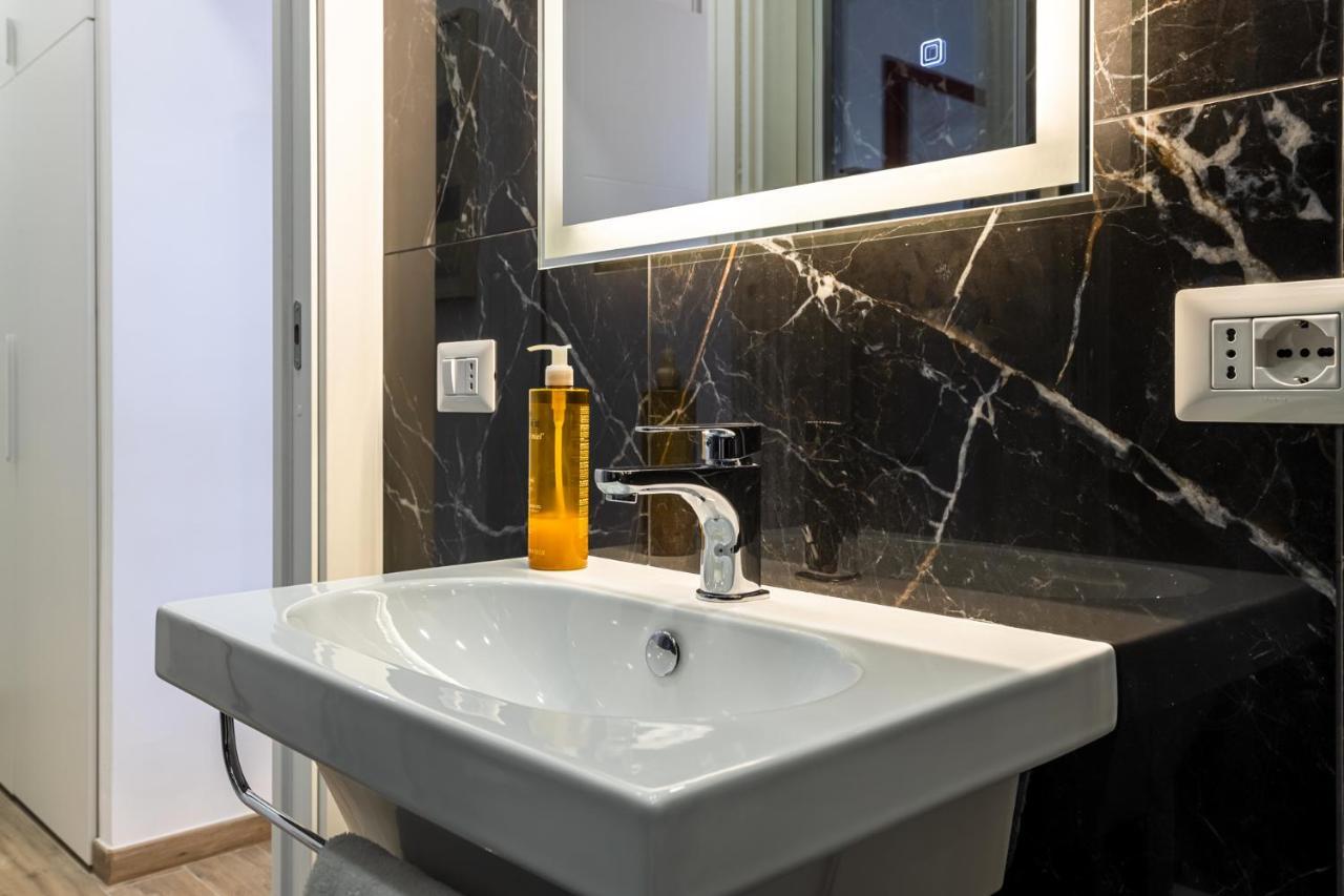 Luminoso Appartamento Con Terrazzo A La Storta Rome Luaran gambar